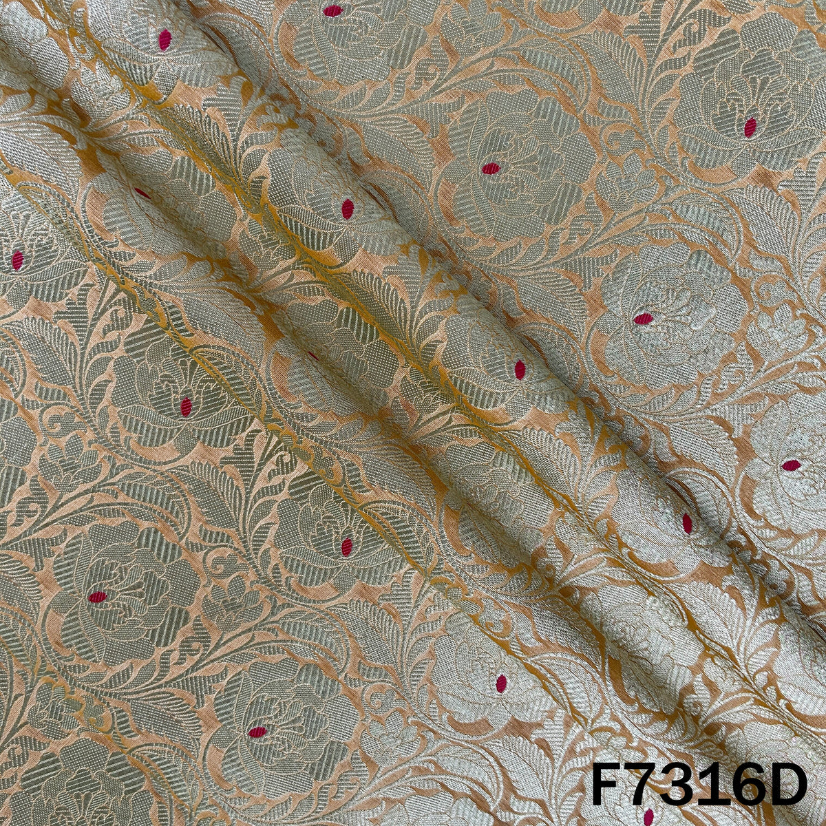 Banarasi Brocade Fabric - F7316