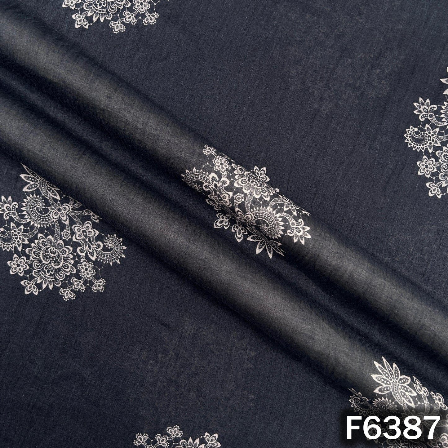 Printed Mul Cotton Fabric - F6387