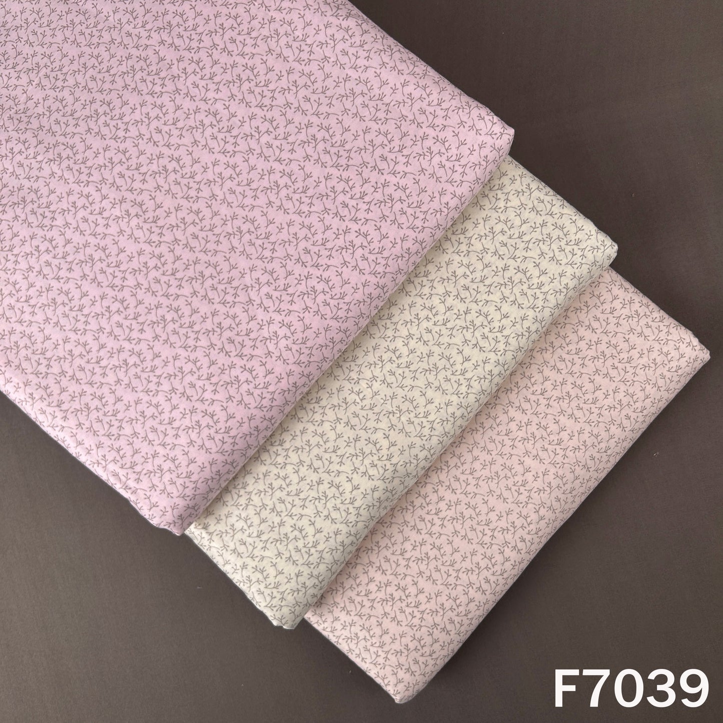 Printed Lizzy Bizzy Fabric - F7039