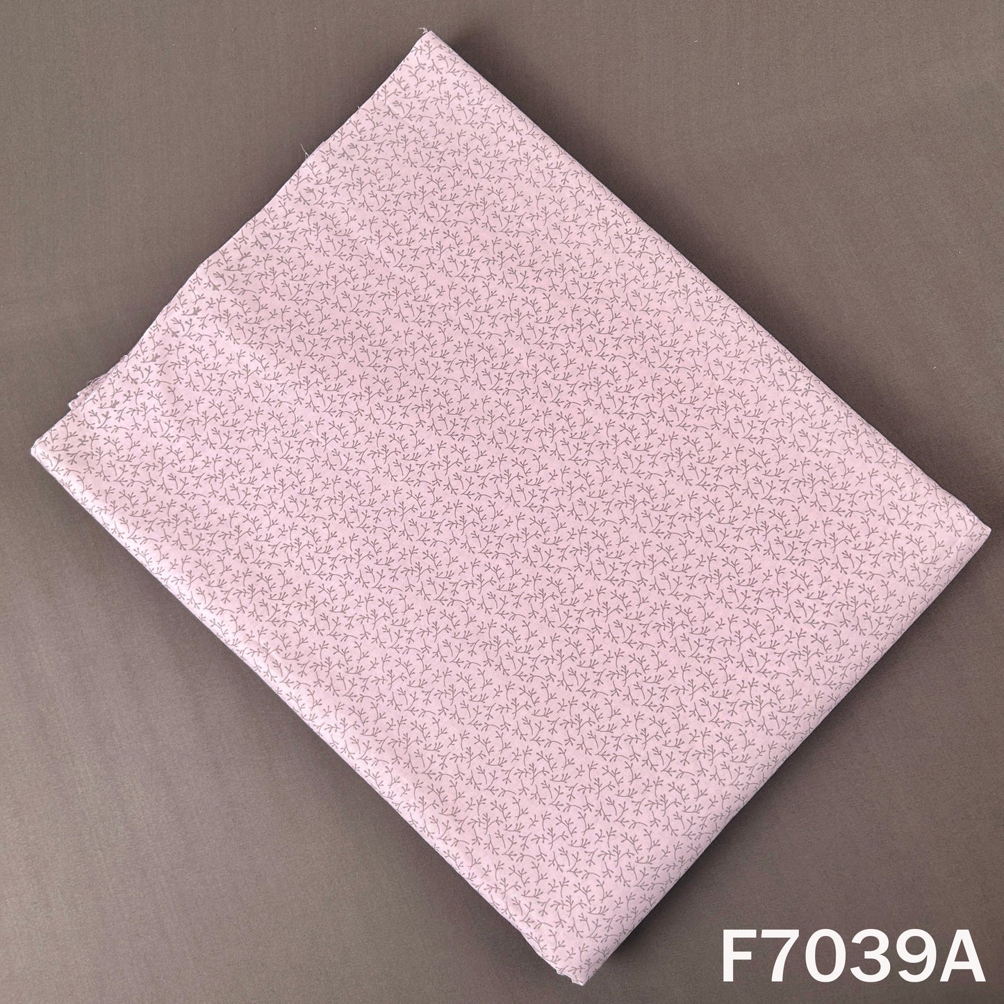 Printed Lizzy Bizzy Fabric - F7039