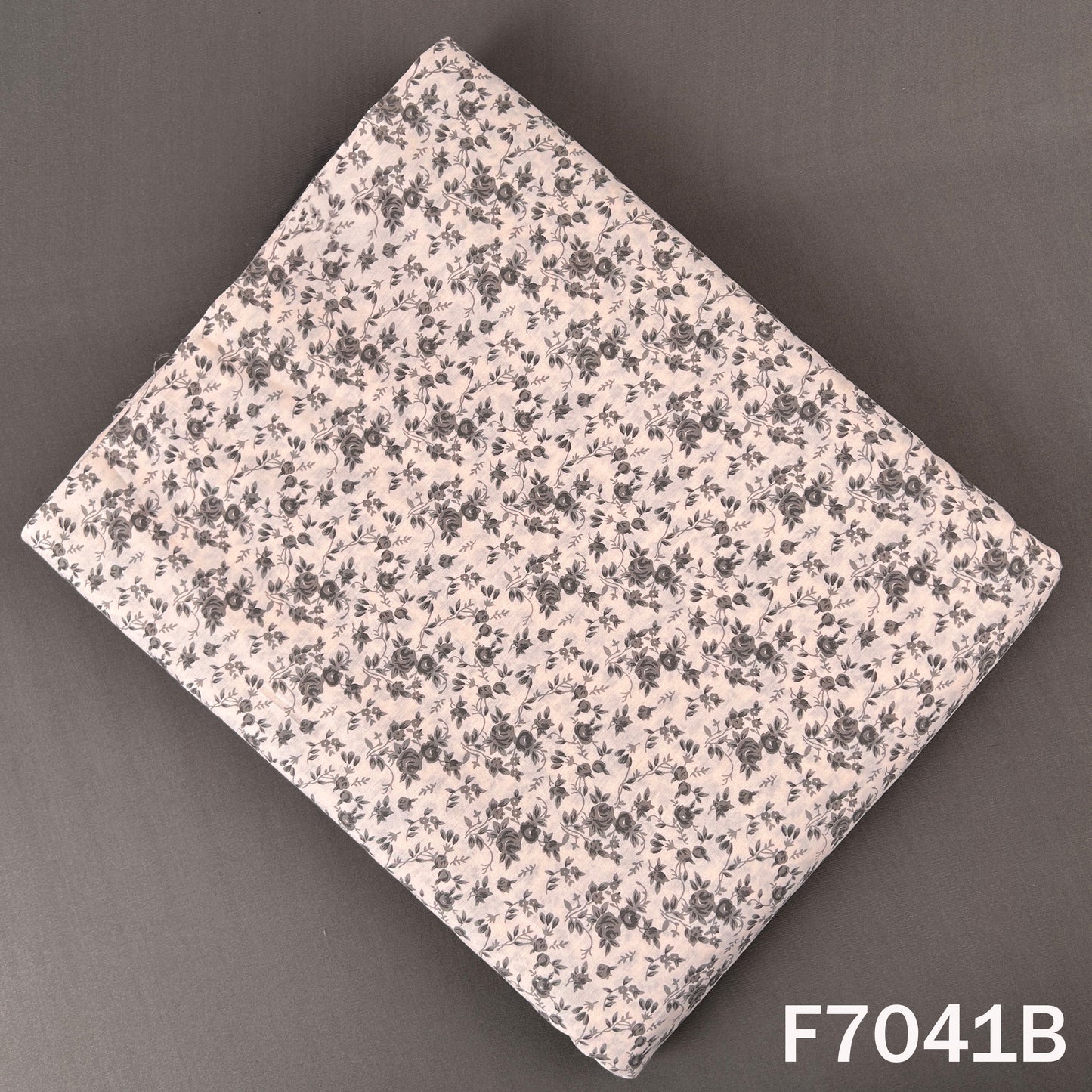 Printed Lizzy Bizzy Fabric - F7041