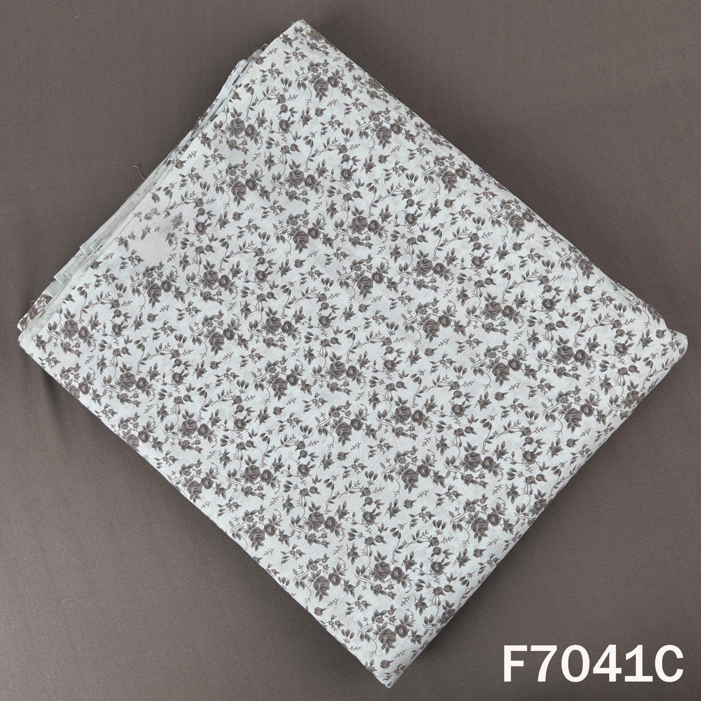 Printed Lizzy Bizzy Fabric - F7041