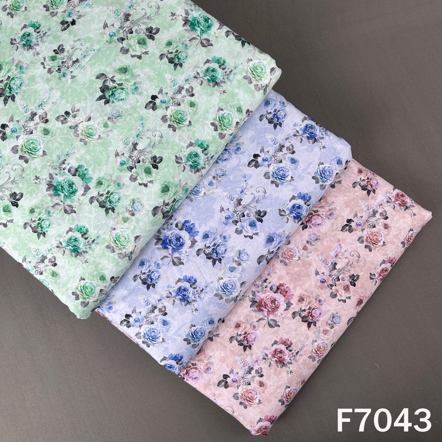 Printed Lizzy Bizzy Fabric - F7043