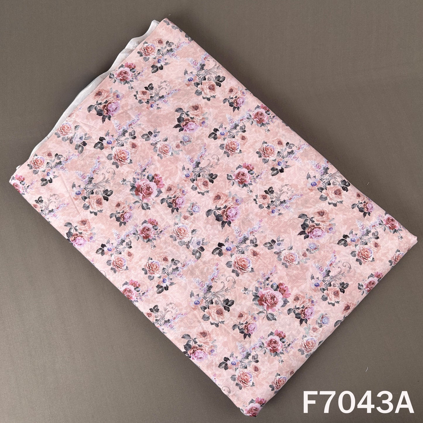 Printed Lizzy Bizzy Fabric - F7043
