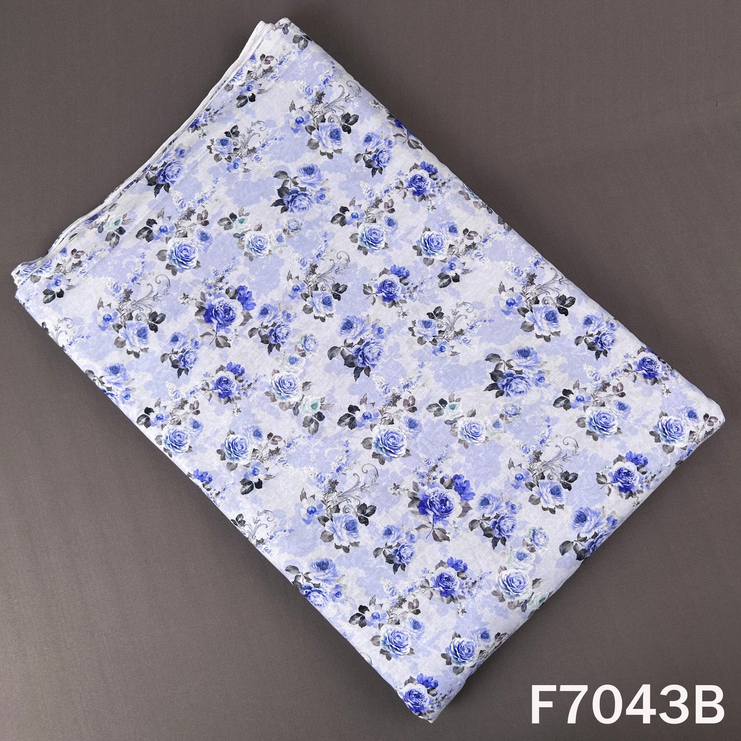 Printed Lizzy Bizzy Fabric - F7043