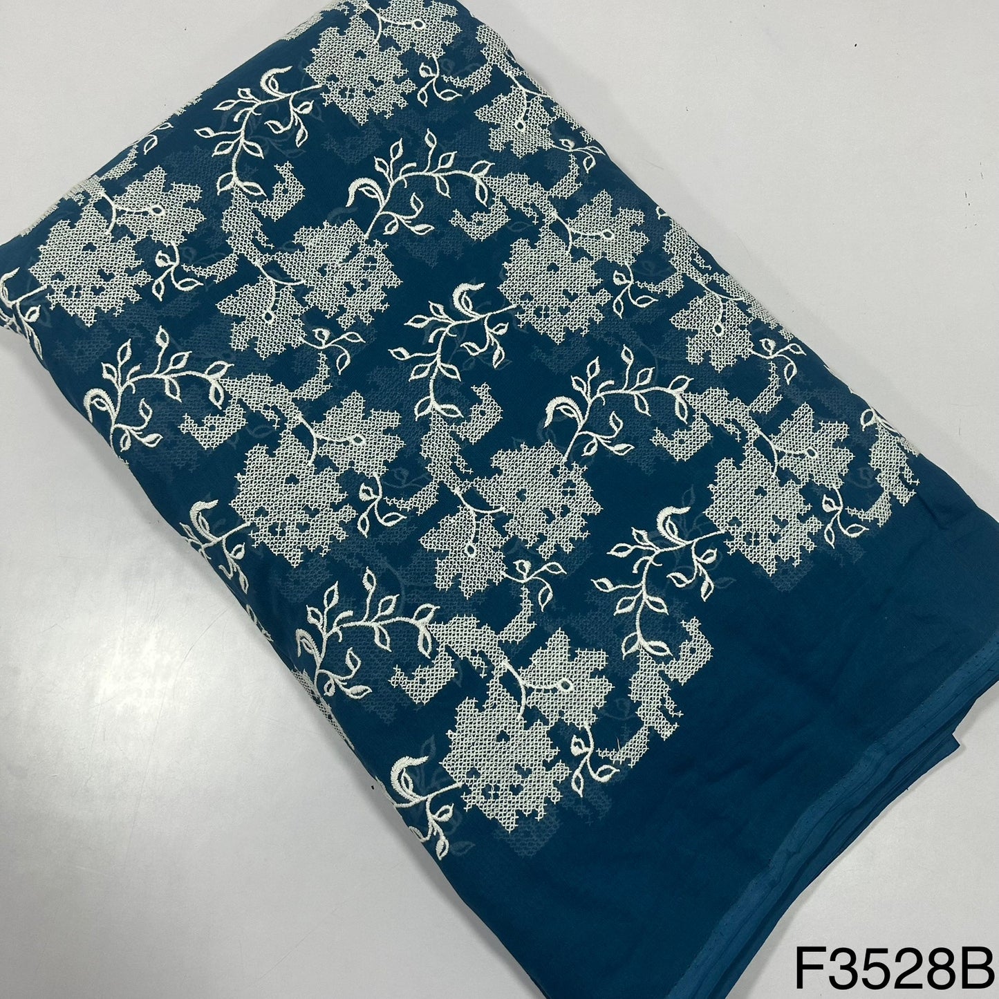 Cross Stitch Embroidered 2*2 Rubia Cotton Fabric-F3528