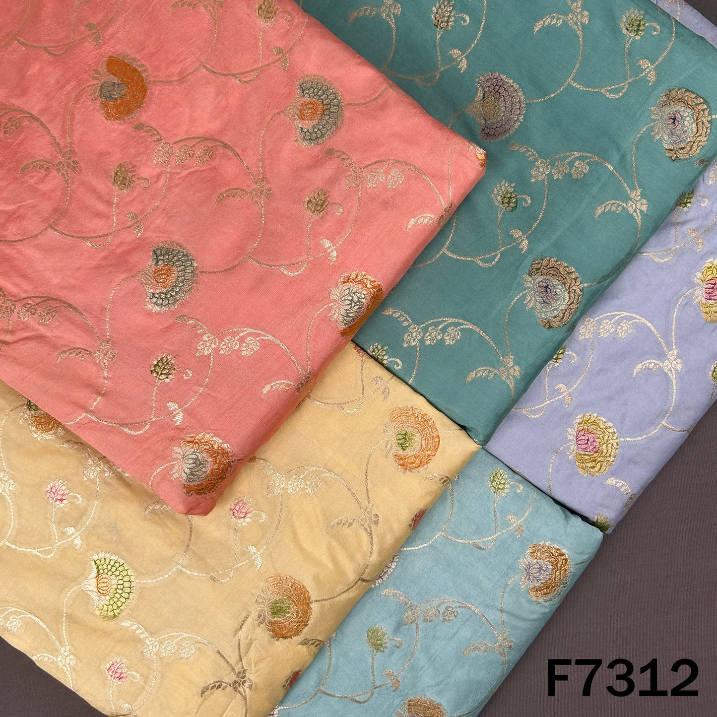 Banarasi Brocade Fabric - F7312