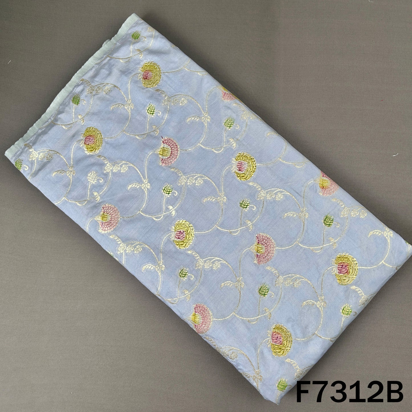 Banarasi Brocade Fabric - F7312