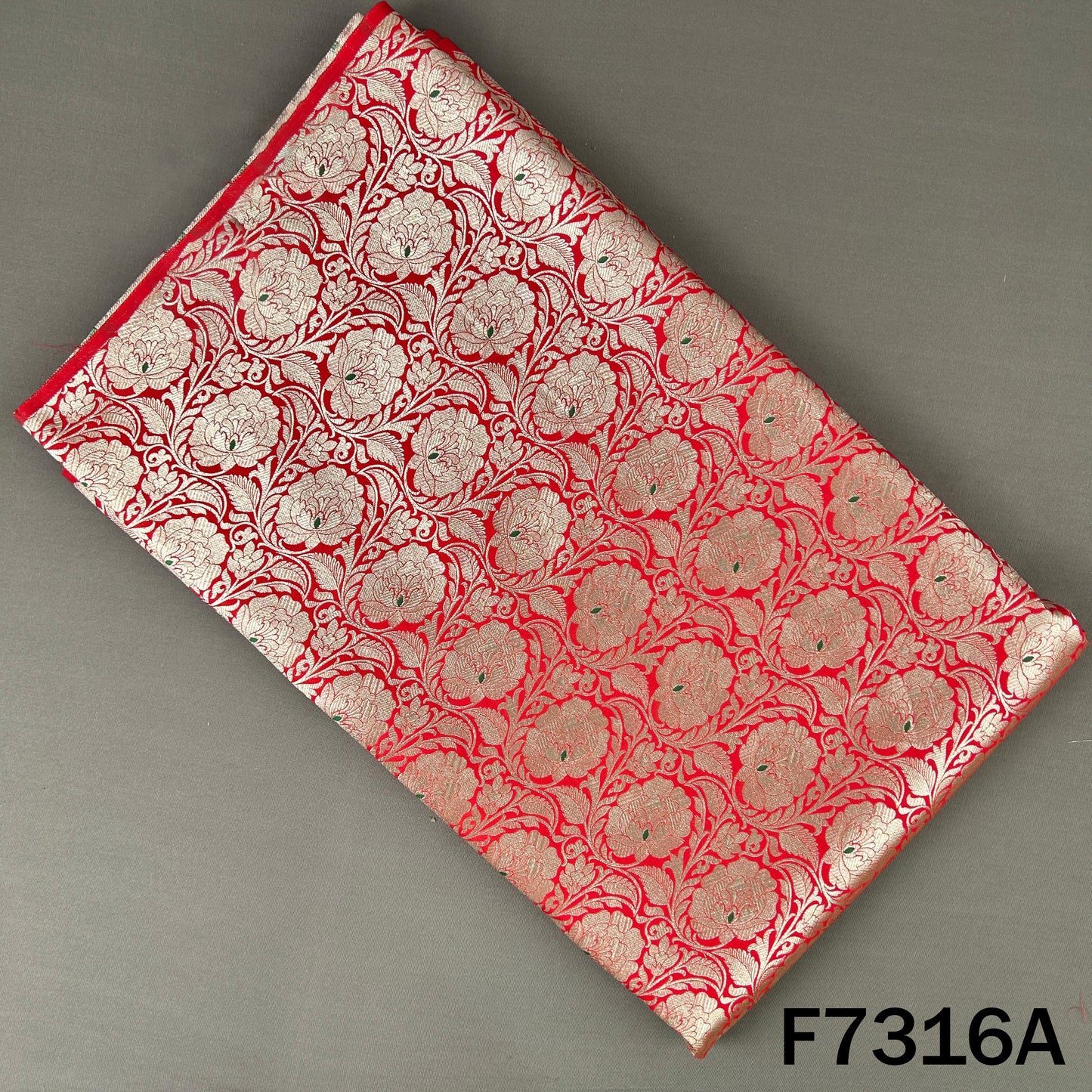 Banarasi Brocade Fabric - F7316