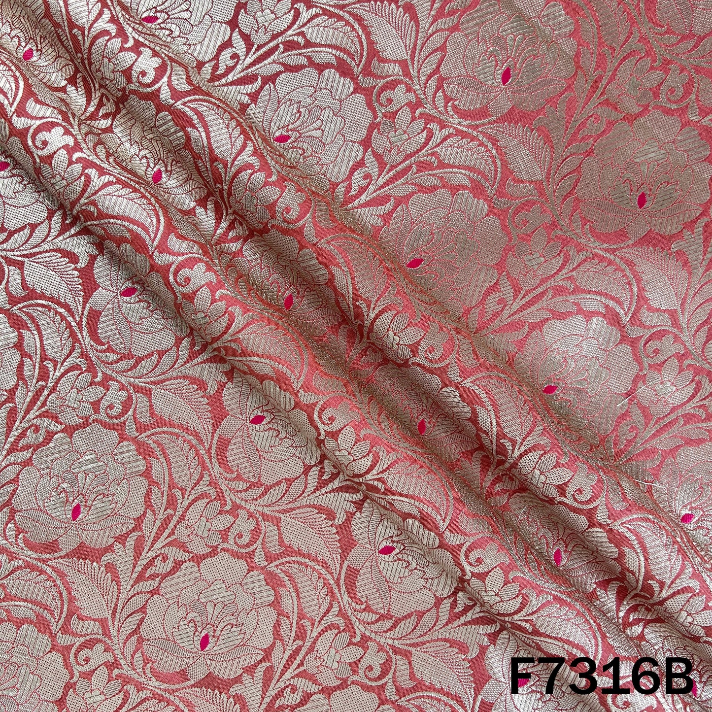 Banarasi Brocade Fabric - F7316
