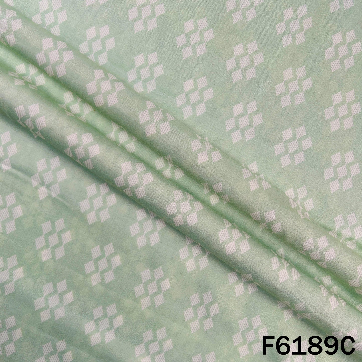 Digital Print Mul Cotton Fabric - F6189