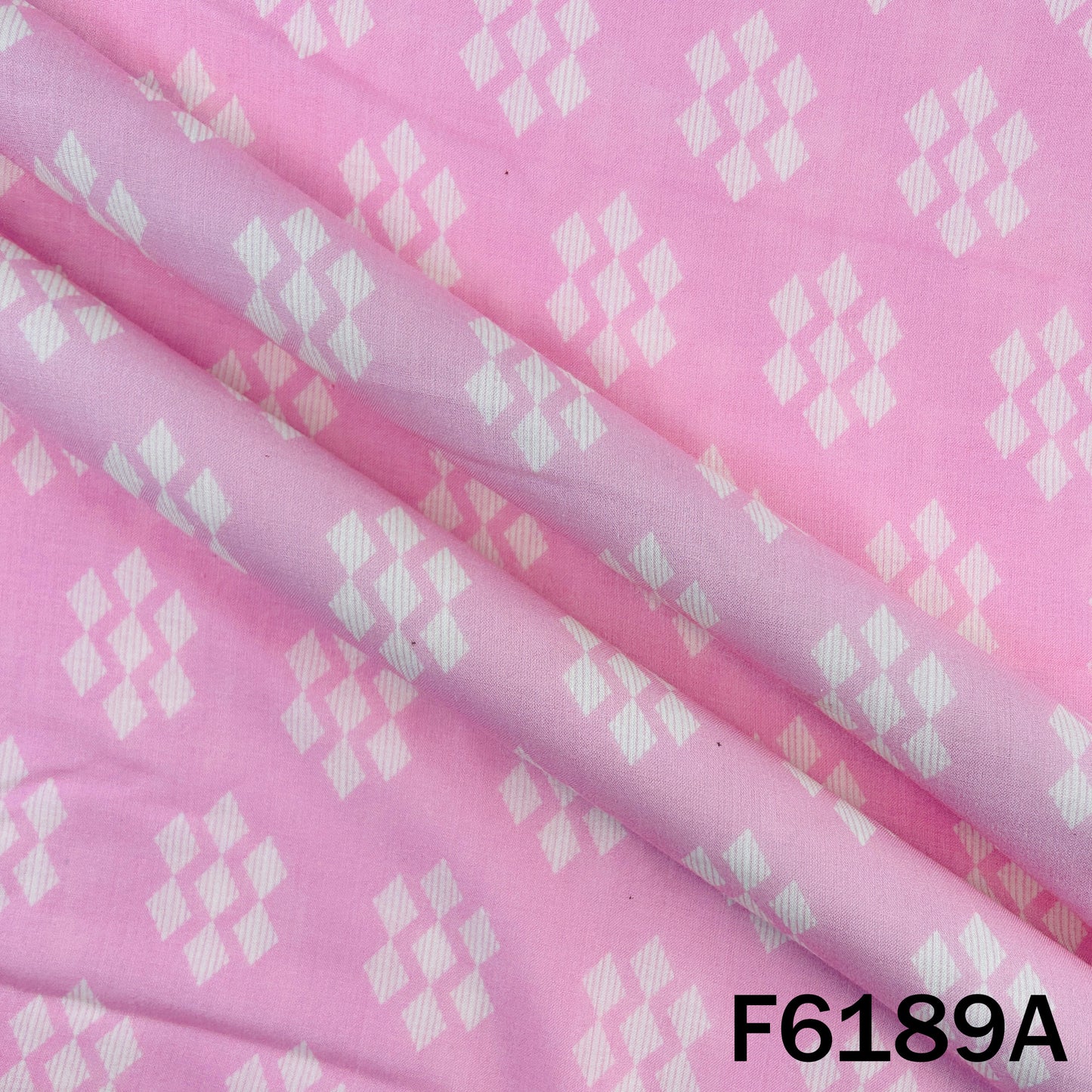 Digital Print Mul Cotton Fabric - F6189