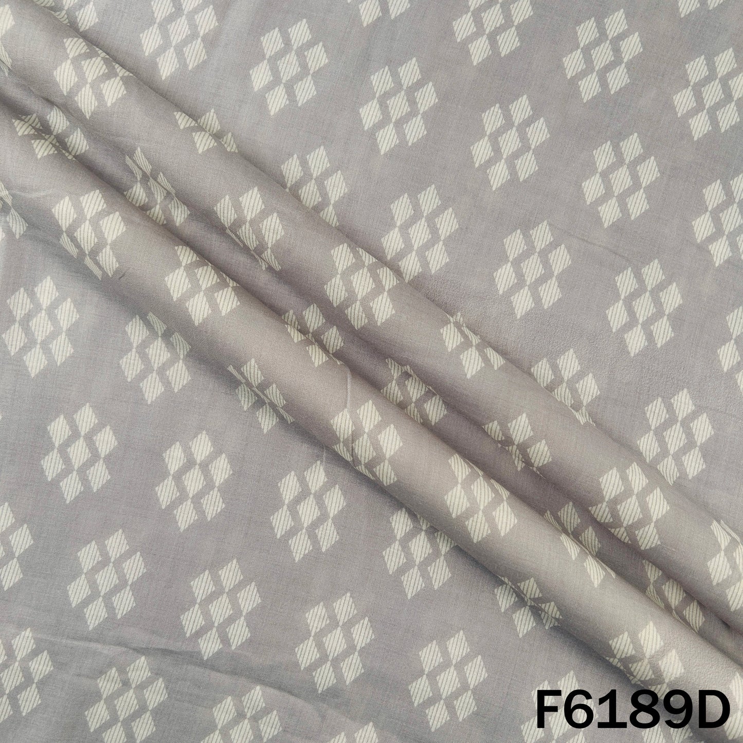 Digital Print Mul Cotton Fabric - F6189