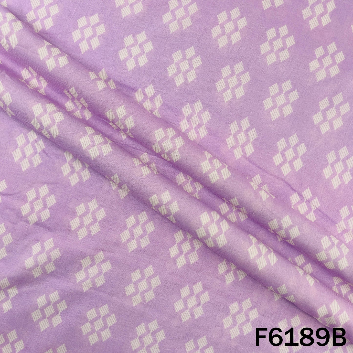 Digital Print Mul Cotton Fabric - F6189