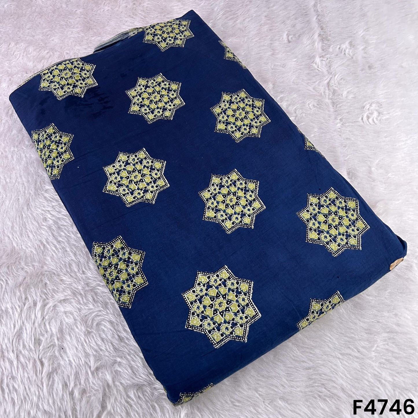 Printed Cambric Cotton Fabric- F4746