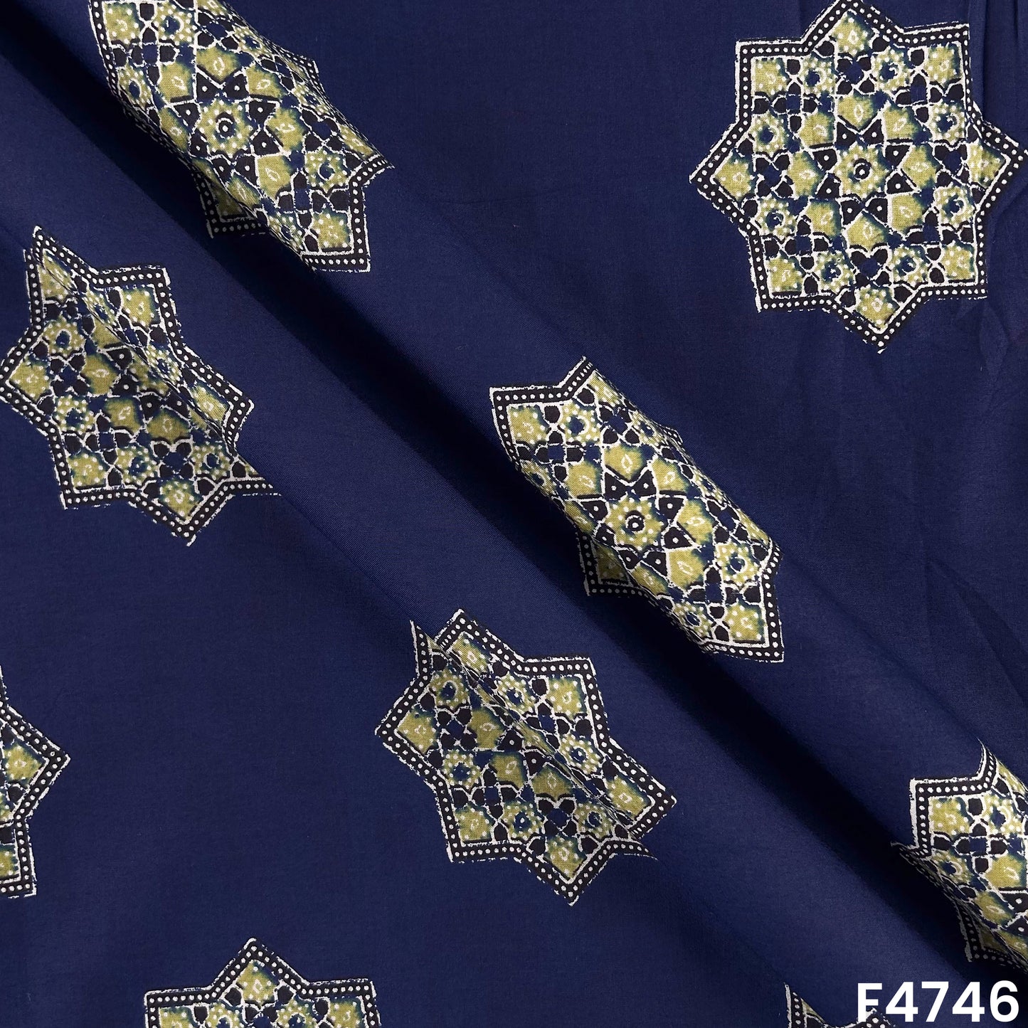 Printed Cambric Cotton Fabric- F4746