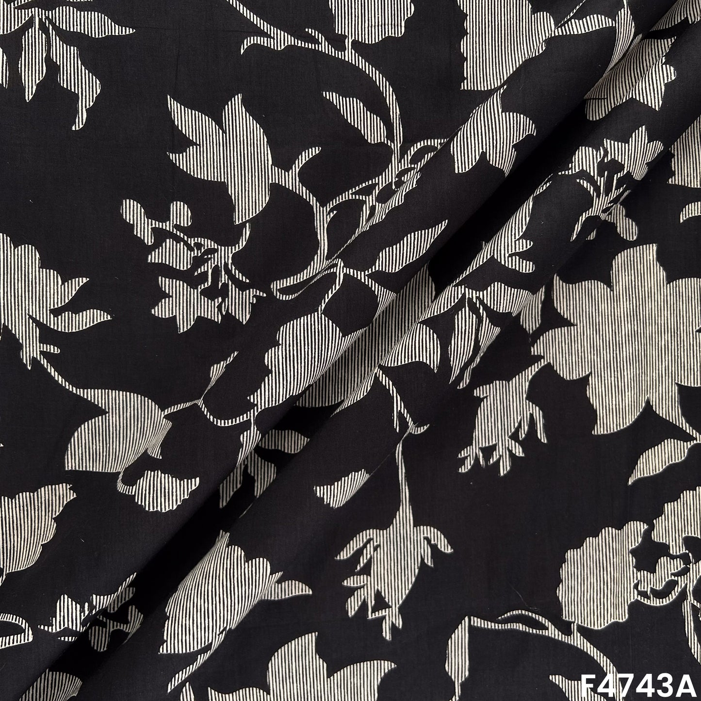 Printed Cambric Cotton Fabric- F4743