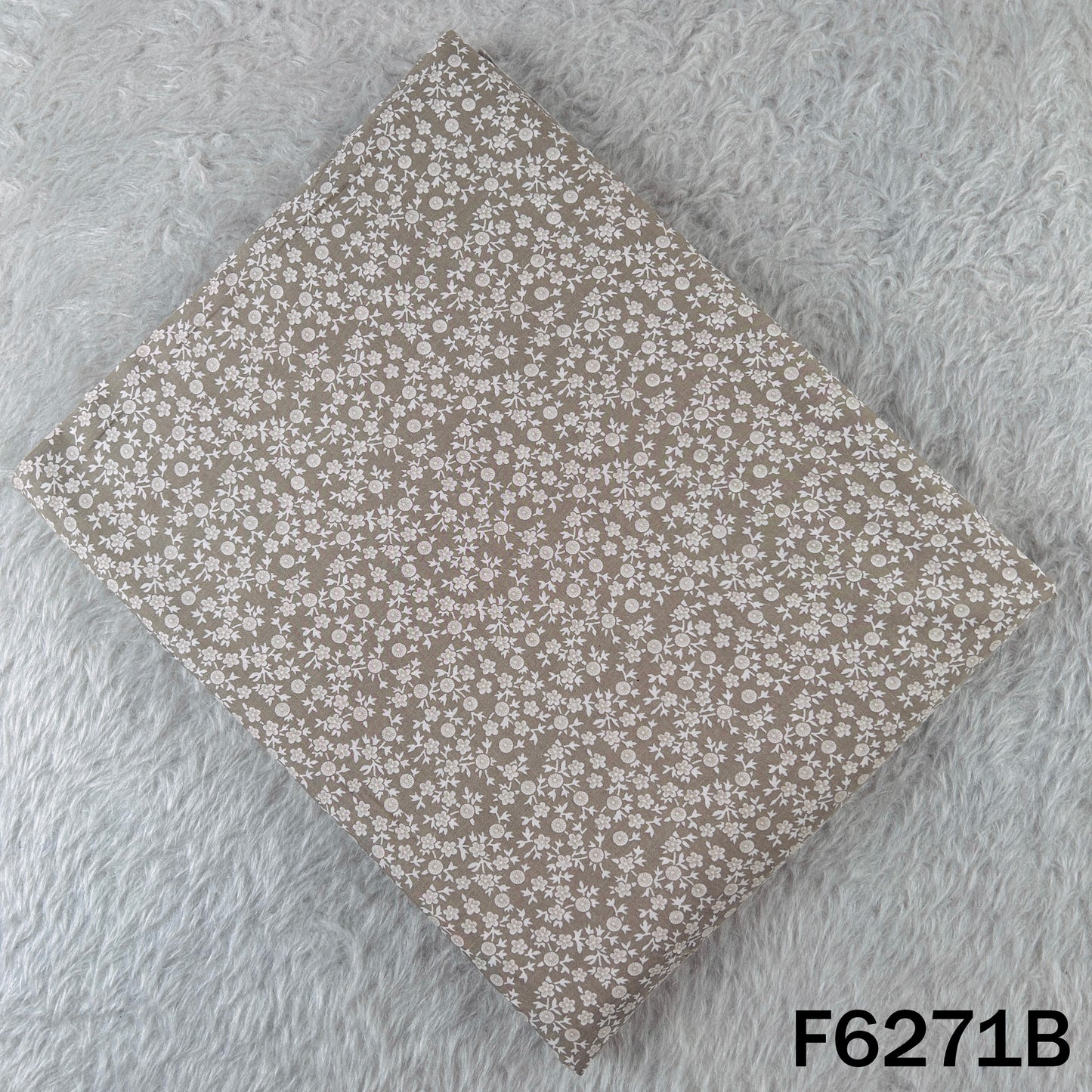 Printed Lizzy Bizzy Cotton Fabric - F6271