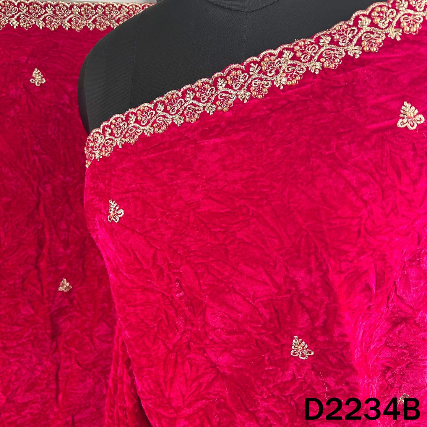 Zari Embroidered Stone Work Crush Velvet Dupatta - D2234