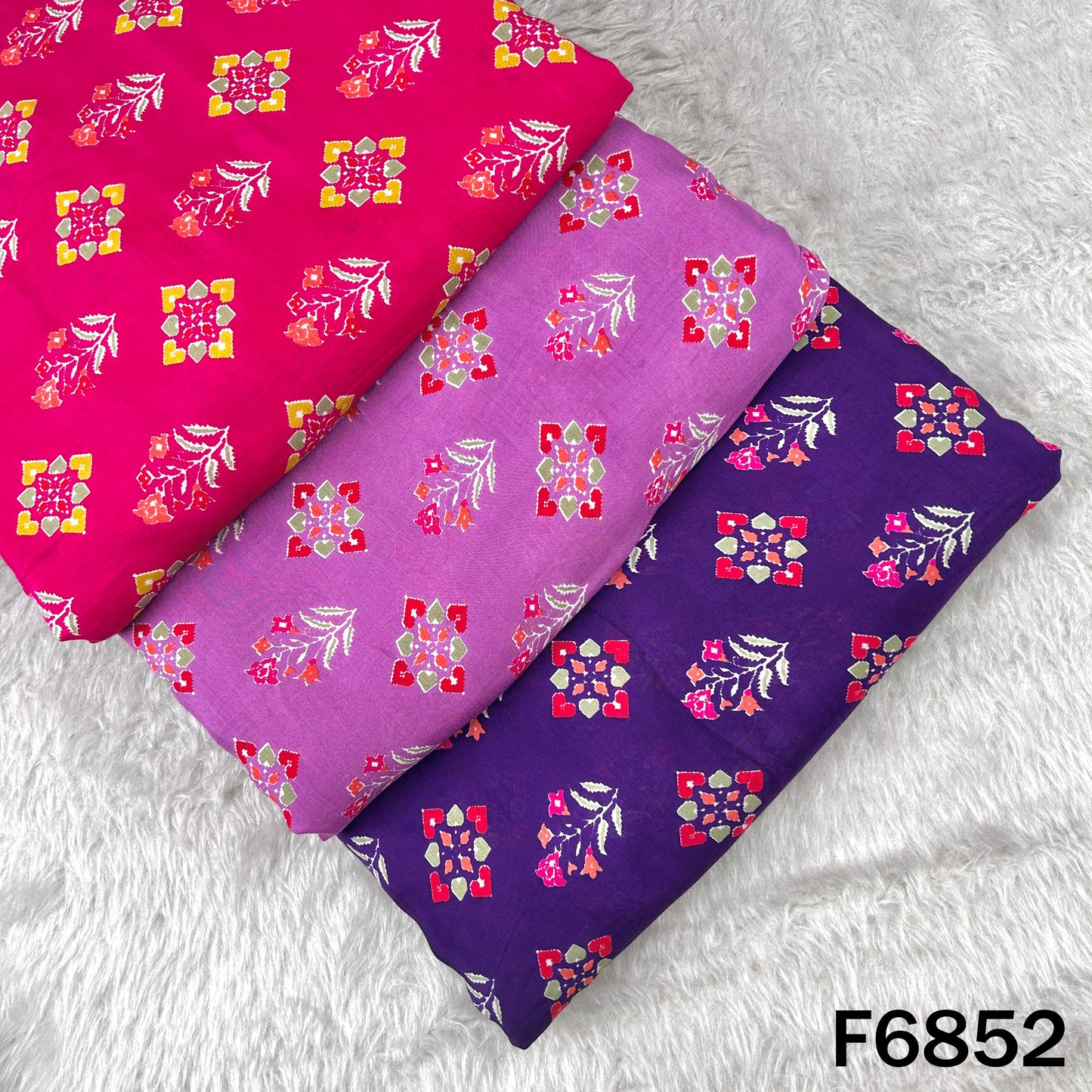 Printed Muslin Cotton Fabric - F6852