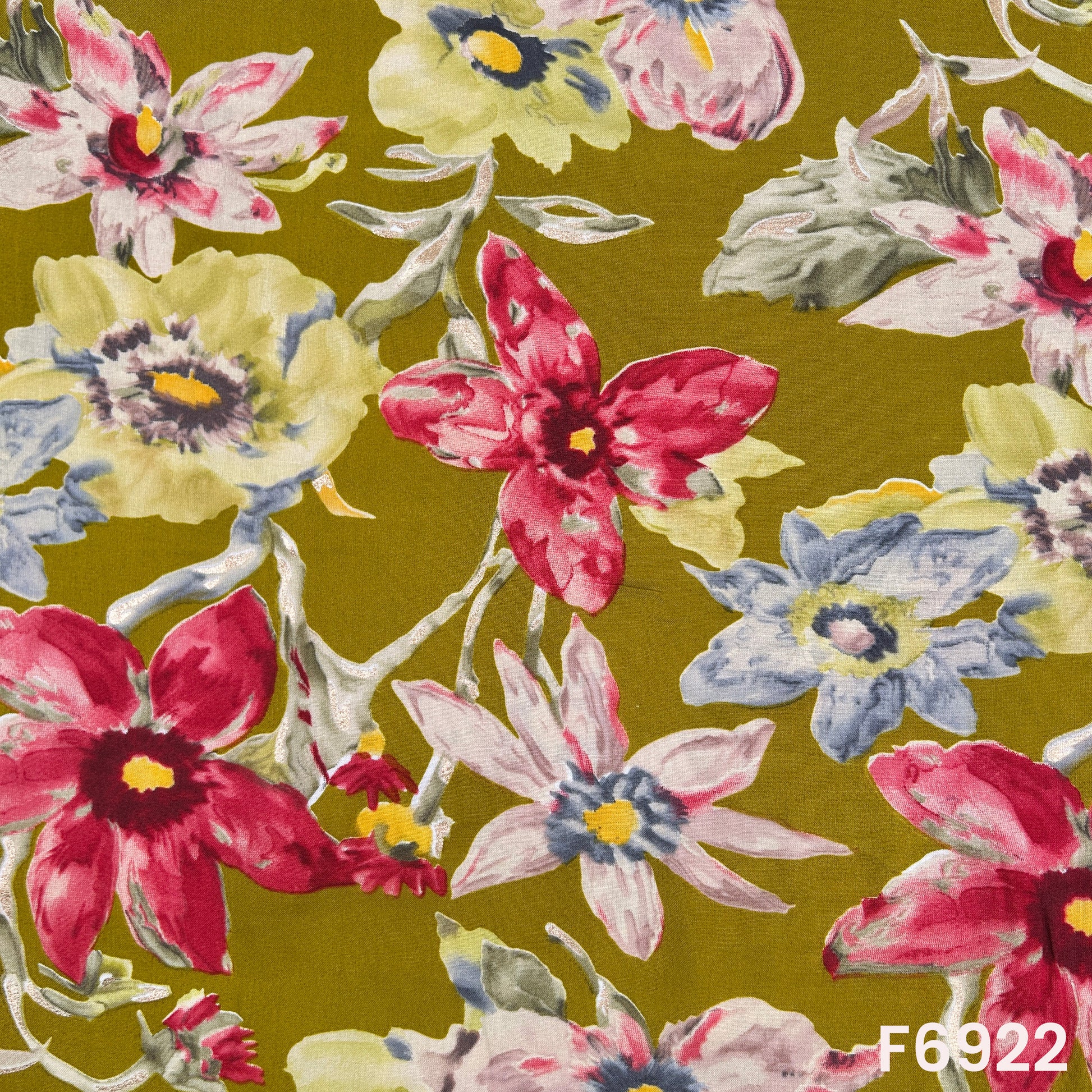 Close pattern view of F6922 showing large blossoms, leafy stems and colorful botanical artwork