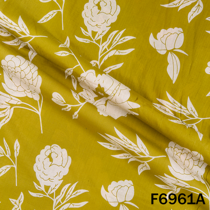 Close view of F6961A showing bold white flowers, leafy stems and smooth cotton finish